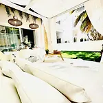 Luxury Fanabe With Private Garden Apartment *