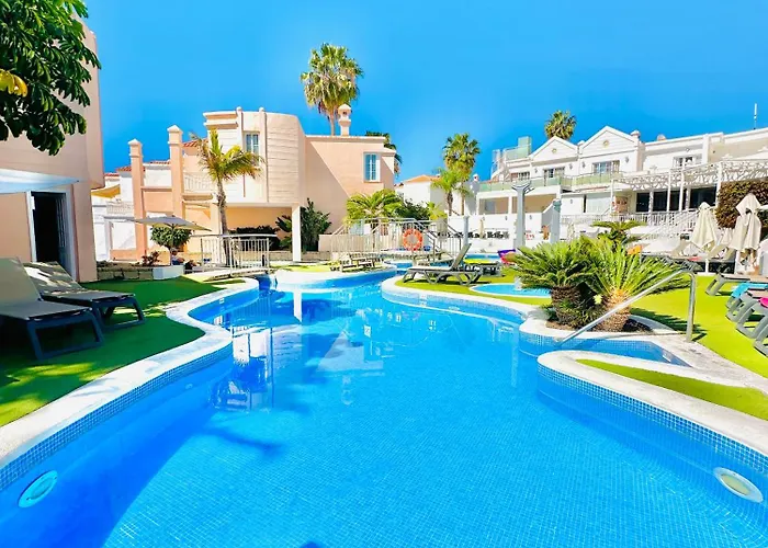 Апартаменти Luxury Fanabe With Private Garden