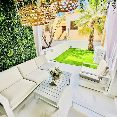 Luxury Fanabe With Private Garden شقة